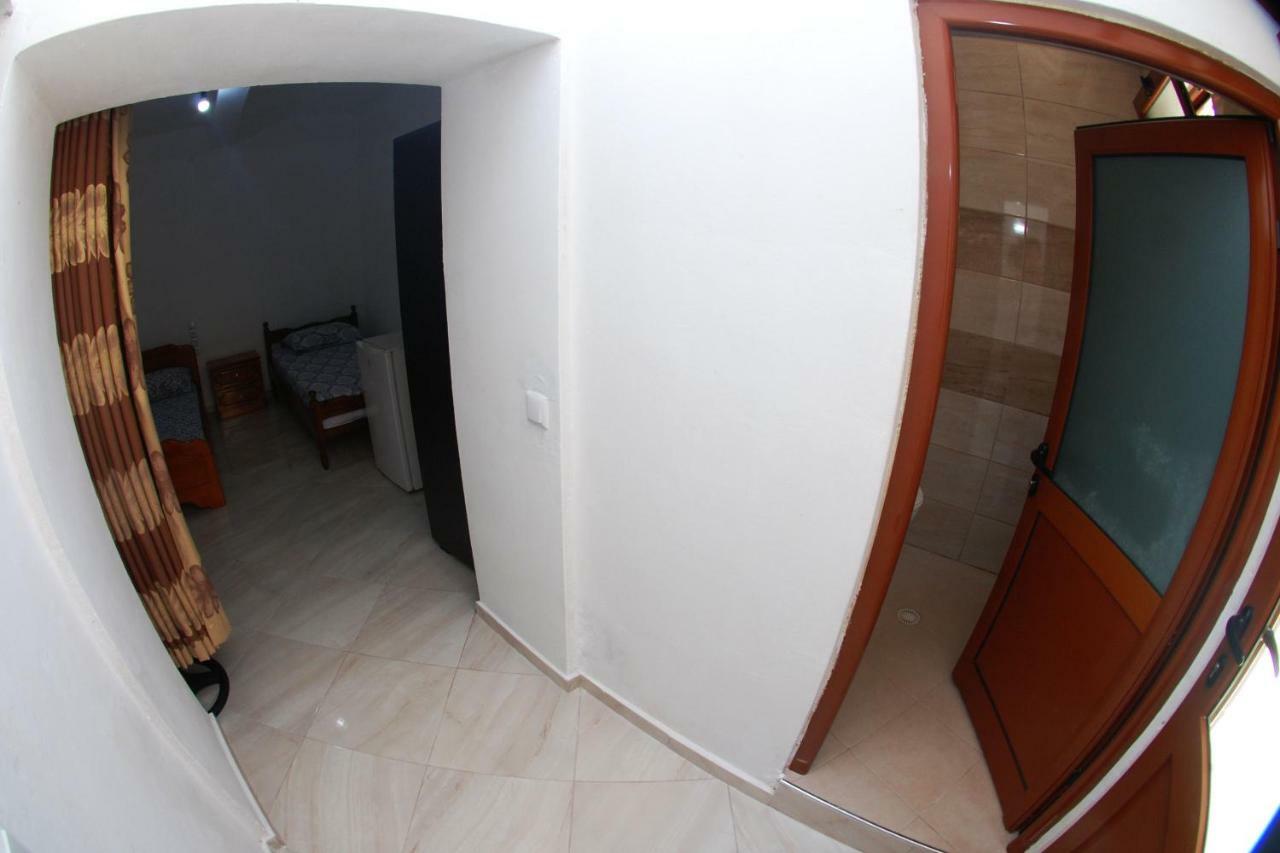 Pensjonat Isufi Saranda